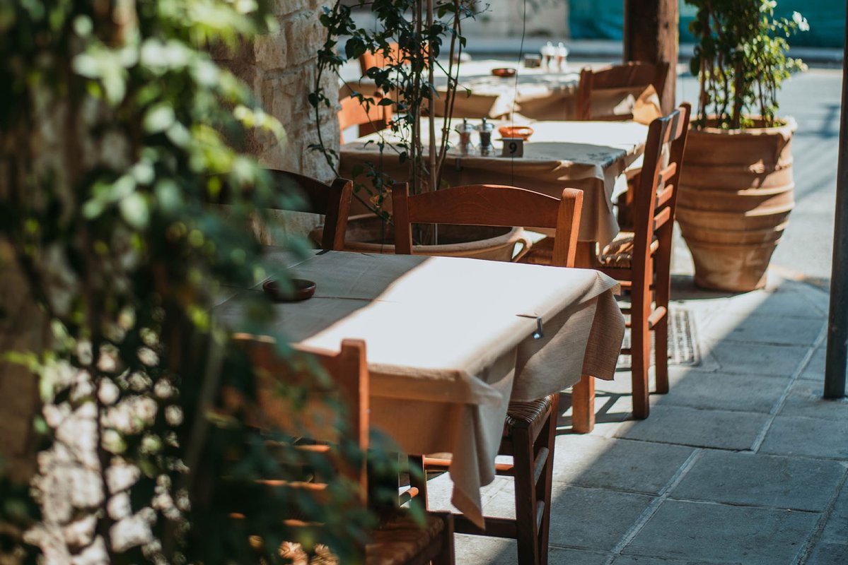 Meze Taverna Restaurant - Image 11