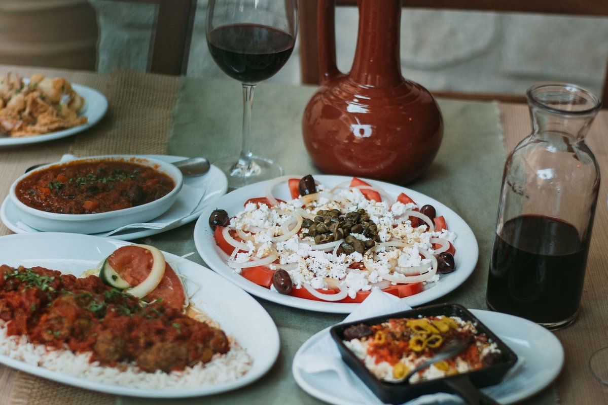 Meze Taverna Restaurant - Image 5