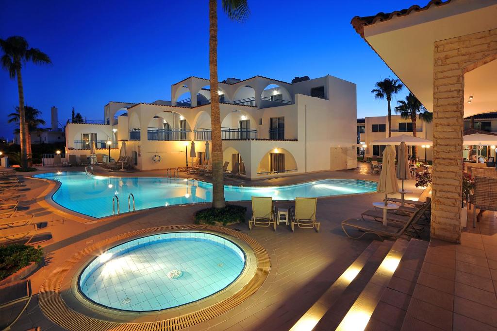 Petrosana Hotel Apartments (Ayia Napa) - Image 1