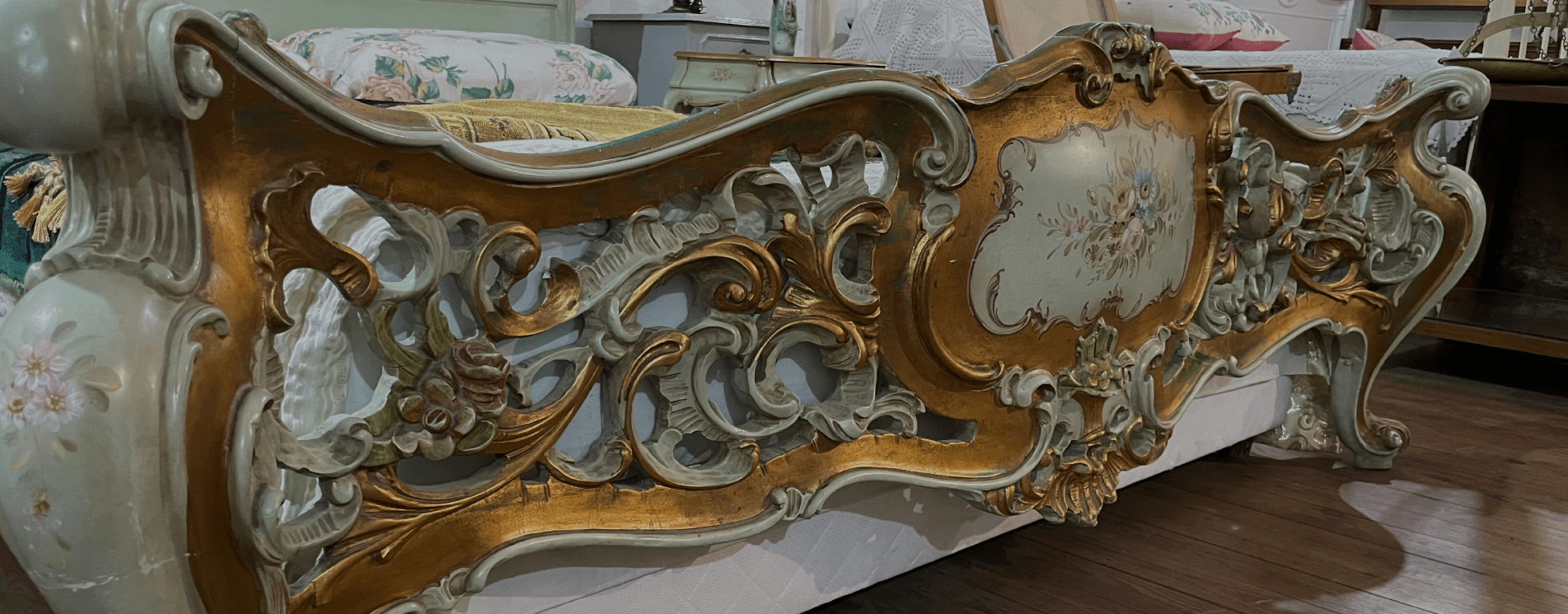 Antiques Mallcy - Vintage & Antique Furniture/ Home Decor Store 