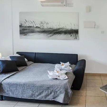 Artemis Cynthia Complex / A. Maos Hotel Apartments (Paphos) - Image 1