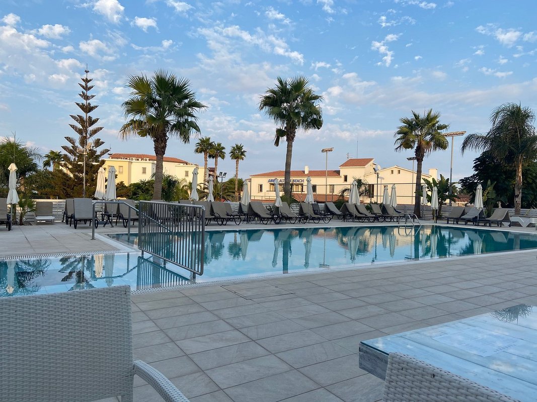 Farkonas Pool Bar & Restaurant
