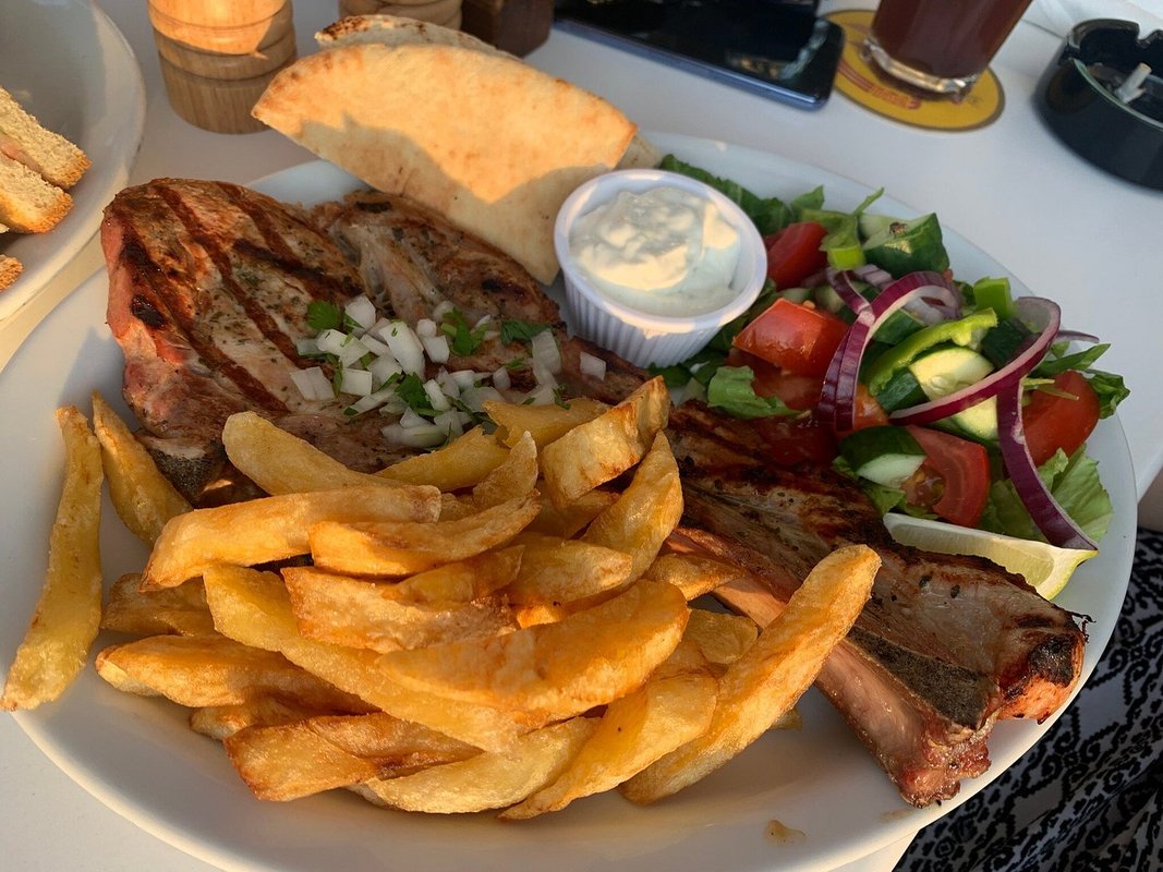 Farkonas Pool Bar & Restaurant - Image 2